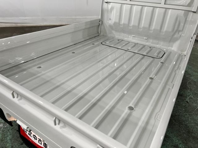 ハイゼットトラックEXT 4WD/MT車/走行6キロ/荷台作業灯/オートライト1年保証距離無制限 走行距離6キロ 助手席エアバック クリアランスソナー オートマチックハイビーム オートライト アイドリングストップ 荷台作業灯(埼玉県)の中古車
