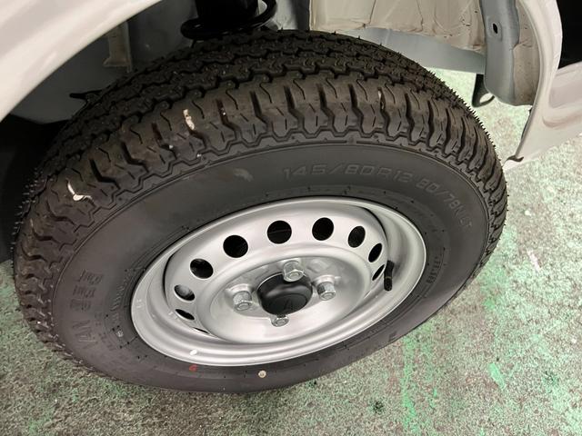ハイゼットトラックEXT 4WD/MT車/走行6キロ/荷台作業灯/オートライト1年保証距離無制限 走行距離6キロ 助手席エアバック クリアランスソナー オートマチックハイビーム オートライト アイドリングストップ 荷台作業灯(埼玉県)の中古車