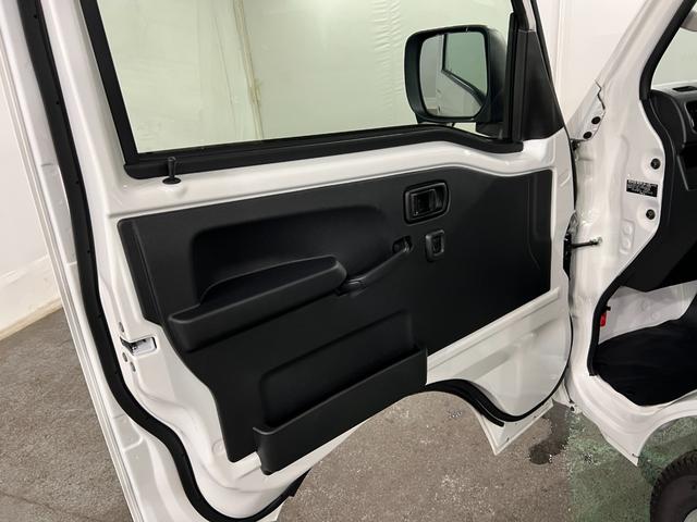 ハイゼットトラックEXT 4WD/MT車/走行6キロ/荷台作業灯/オートライト1年保証距離無制限 走行距離6キロ 助手席エアバック クリアランスソナー オートマチックハイビーム オートライト アイドリングストップ 荷台作業灯(埼玉県)の中古車
