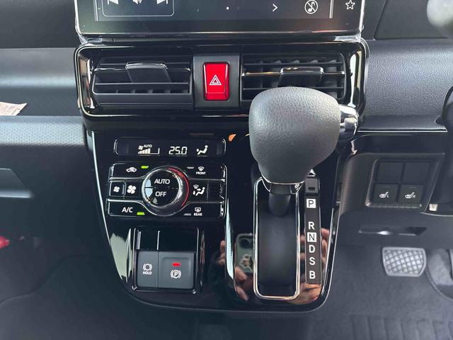 タントカスタムX 9インチディスプレイオーディオ付走行距離 4955キロ 9インチディスプレイオーディオ付 バックカメラ 両側電動スライドドア デモカーアップ 一年保証・走行距離無制限(東京都)の中古車