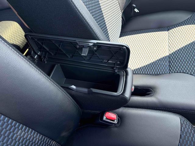 タントカスタムＸ　両側電動スライドドアデモカーＵＰ　両側電動スライドドア　ＬＥＤヘッドランプ　ヒートシーター　走行距離７３０キロ　１年距離無制限まごころ保証　両側電動スライドドア（東京都）の中古車