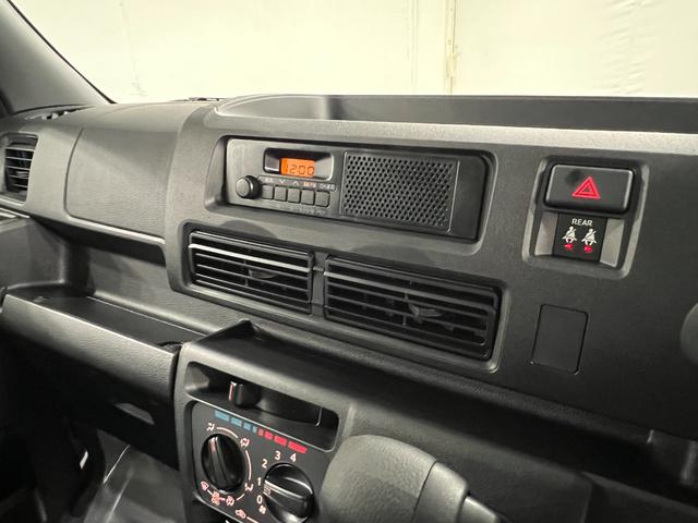 ハイゼットカーゴＤＸ　走行８キロ／登録済未使用車一年保証・走行距離無制限　助手席エアバック　オートライト　オートマチックハイビーム　クリアランスソナー　アイドリングストップ（東京都）の中古車