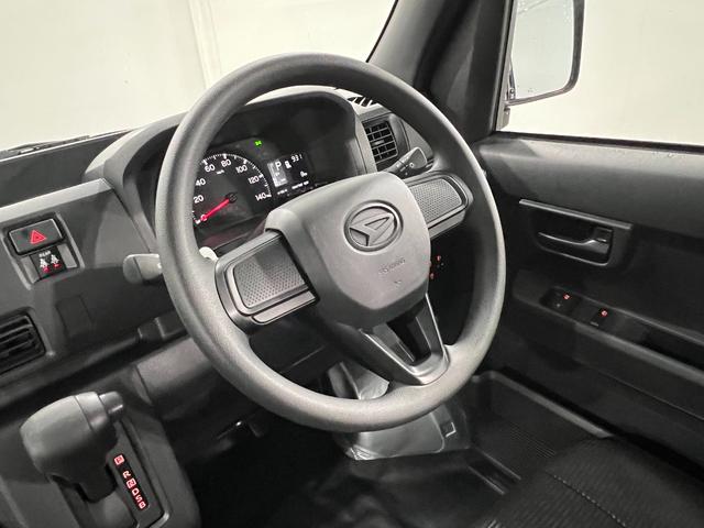 ハイゼットカーゴＤＸ　走行８キロ／登録済未使用車一年保証・走行距離無制限　助手席エアバック　オートライト　オートマチックハイビーム　クリアランスソナー　アイドリングストップ（東京都）の中古車