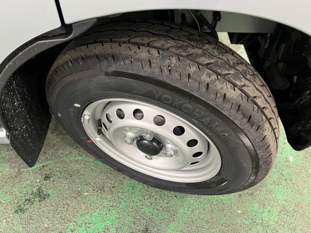 ハイゼットカーゴＤＸ　走行８キロ／登録済未使用車一年保証・走行距離無制限　助手席エアバック　オートライト　オートマチックハイビーム　クリアランスソナー　アイドリングストップ（東京都）の中古車