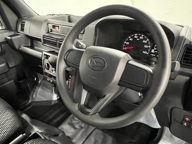 ハイゼットカーゴＤＸ　走行８キロ／登録済未使用車一年保証・走行距離無制限　助手席エアバック　オートライト　オートマチックハイビーム　クリアランスソナー　アイドリングストップ（東京都）の中古車