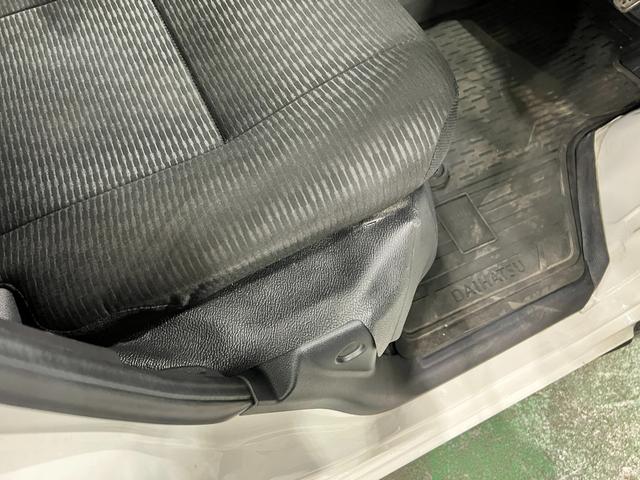 ハイゼットカーゴDX 走行55854キロ/フルセグナビ/ドラレコ/マット1年保証距離無制限 走行距離55854キロ フルセグナビ バックカメラ ドラレコ 純正マット 助手席エアバッグ クリアランスソナー オートライト アイドリングストップ キーレスエントリー(埼玉県)の中古車