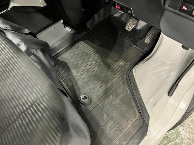 ハイゼットカーゴDX 走行55854キロ/フルセグナビ/ドラレコ/マット1年保証距離無制限 走行距離55854キロ フルセグナビ バックカメラ ドラレコ 純正マット 助手席エアバッグ クリアランスソナー オートライト アイドリングストップ キーレスエントリー(埼玉県)の中古車