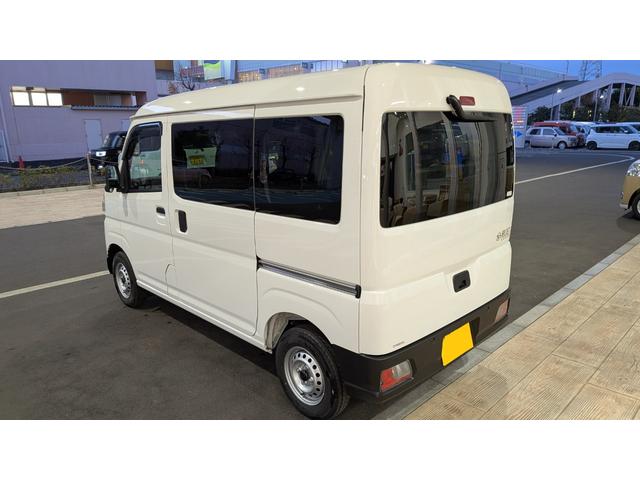 ハイゼットカーゴＤＸサポカーＳワイド適合　オーディオ　エアコン　アクセサリーソケット　コーナーセンサー　アイドリングストップ　光軸調整ダイヤル　横滑り防止機能　誤発進抑制機能　パワーウインドウ　キーレス（神奈川県）の中古車