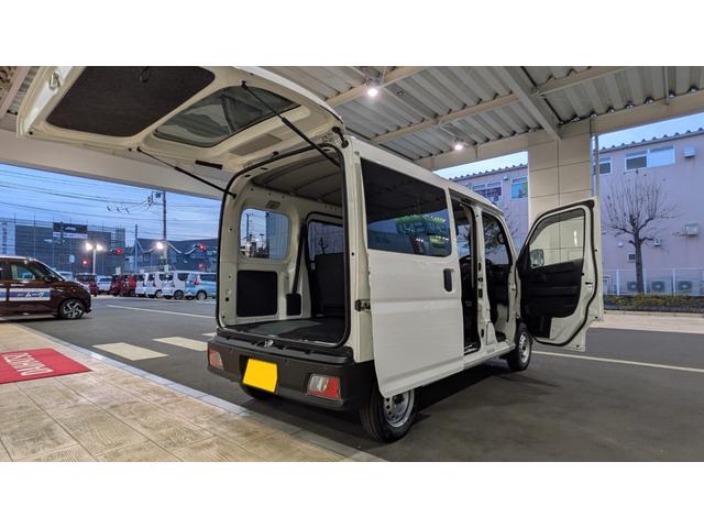 ハイゼットカーゴＤＸサポカーＳワイド適合　オーディオ　エアコン　アクセサリーソケット　コーナーセンサー　アイドリングストップ　光軸調整ダイヤル　横滑り防止機能　誤発進抑制機能　パワーウインドウ　キーレス（神奈川県）の中古車