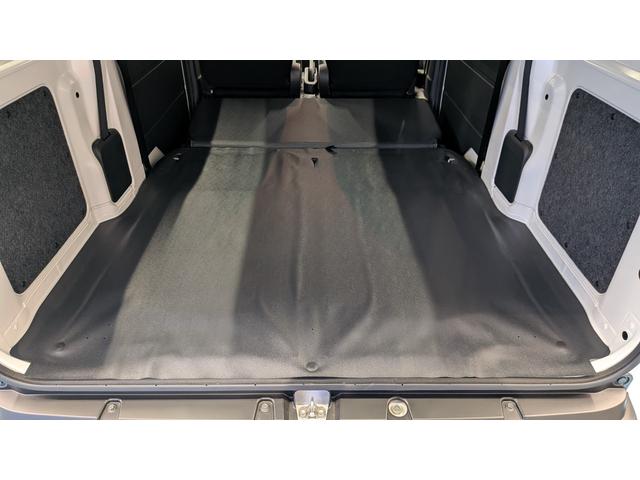 ハイゼットカーゴＤＸサポカーＳワイド適合　オーディオ　エアコン　アクセサリーソケット　コーナーセンサー　アイドリングストップ　光軸調整ダイヤル　横滑り防止機能　誤発進抑制機能　パワーウインドウ　キーレス（神奈川県）の中古車