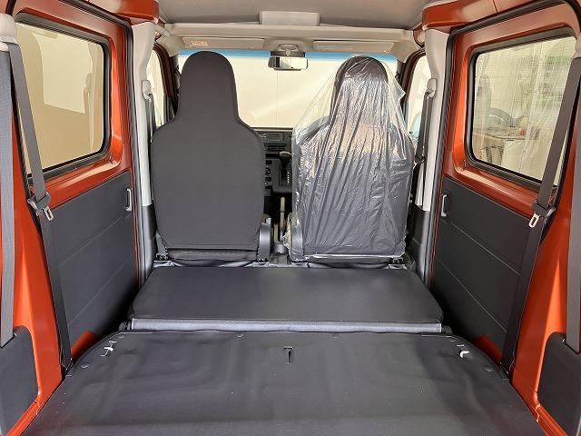 ハイゼットカーゴＤＸサポカーＳワイド適合　ラジオ　エアコン　アクセサリーソケット　コーナーセンサー　アイドリングストップ　光軸調整ダイヤル　横滑り防止機能　誤発進抑制機能　パワーウインドウ　キーレス（神奈川県）の中古車