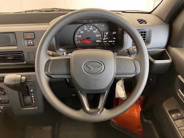 ハイゼットカーゴＤＸサポカーＳワイド適合　ラジオ　エアコン　アクセサリーソケット　コーナーセンサー　アイドリングストップ　光軸調整ダイヤル　横滑り防止機能　誤発進抑制機能　パワーウインドウ　キーレス（神奈川県）の中古車