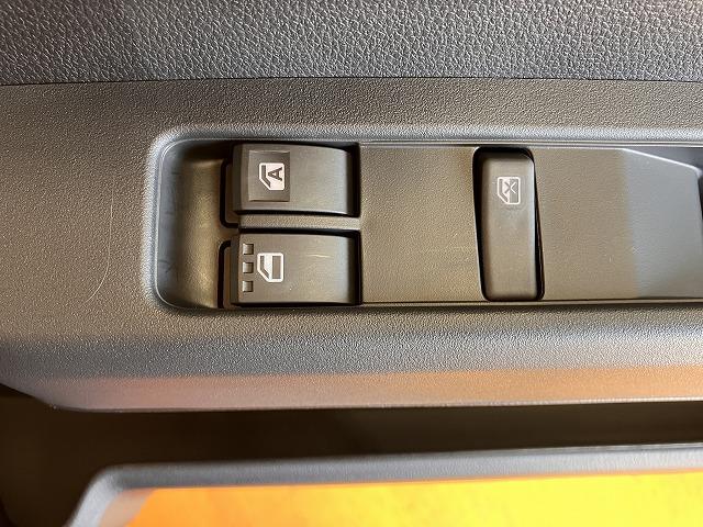 ハイゼットカーゴＤＸサポカーＳワイド適合　ラジオ　エアコン　アクセサリーソケット　コーナーセンサー　アイドリングストップ　光軸調整ダイヤル　横滑り防止機能　誤発進抑制機能　パワーウインドウ　キーレス（神奈川県）の中古車