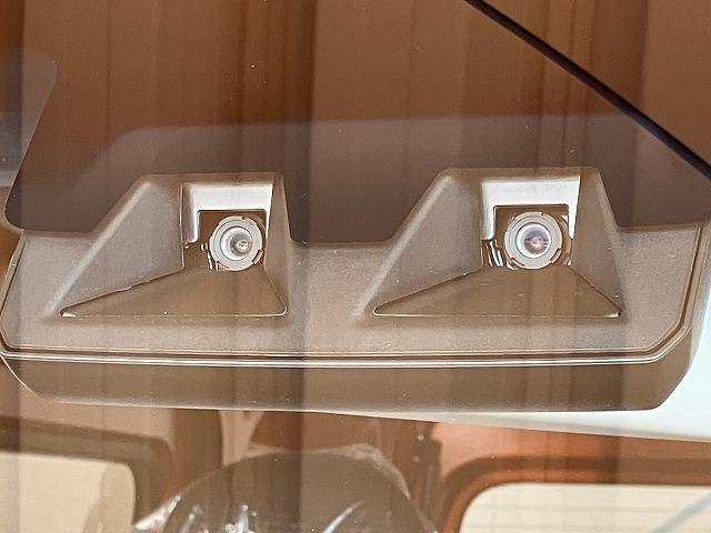 ハイゼットカーゴＤＸサポカーＳワイド適合　ラジオ　エアコン　アクセサリーソケット　コーナーセンサー　アイドリングストップ　光軸調整ダイヤル　横滑り防止機能　誤発進抑制機能　パワーウインドウ　キーレス（神奈川県）の中古車