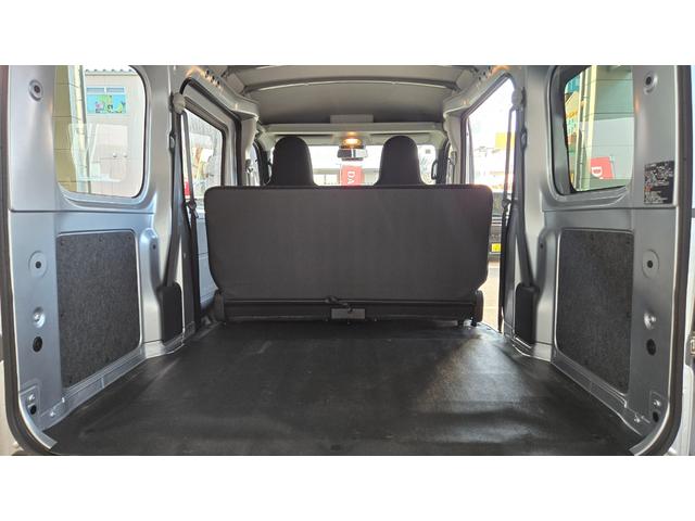 ハイゼットカーゴDXサポカーSワイド適合 ラジオ エアコン アクセサリーソケット コーナーセンサー アイドリングストップ 光軸調整ダイヤル 横滑り防止機能 誤発進抑制機能 パワーウインドウ キーレス(神奈川県)の中古車