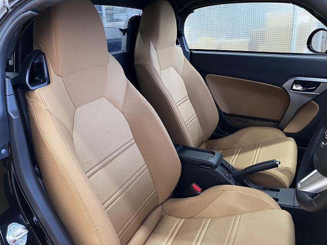 コペンセロ　届け出済み未使用車　オープンカーオープンカー　二人乗　アクティブトップ　シートヒーター　ステアリングスイッチ　Ｐスタート　アイドリングストップ　コーナーセンサー　スポーツシート　キーフリー（神奈川県）の中古車