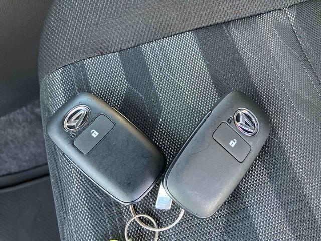 タフトＧガラスルーフ　ルーフレール　１５インチアルミ　ＬＥＤヘッドライト＆フォグランプ　バックカメラ　プッシュボタンスターター　シートヒーター　電動駐車ブレーキ　コーナーセンサー　衝突被害軽減ブレーキ（千葉県）の中古車