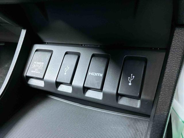 ヴェゼルハイブリッドＺナビ／ＢＴ／ＣＤ／バックカメラ／ステアリングスイッチ　ＥＴＣ　１７インチアルミ　ＬＥＤヘッドライト　ハロゲンフォグランプ　ルーフレール　シートヒーター　クルコン　衝突被害軽減ブレーキ（千葉県）の中古車