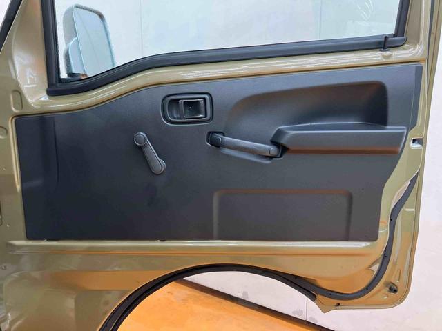 ハイゼットトラックスタンダード　農用スペシャルＣＤラジオチューナー（ＡＵＸ接続）／ＥＴＣ／荷台作業灯／スーパーデフロック／４枚リヤリーフスプリング／ゲートプロテクター／ガードフレームプロテクター／荷台マット／円高フロアマット（千葉県）の中古車