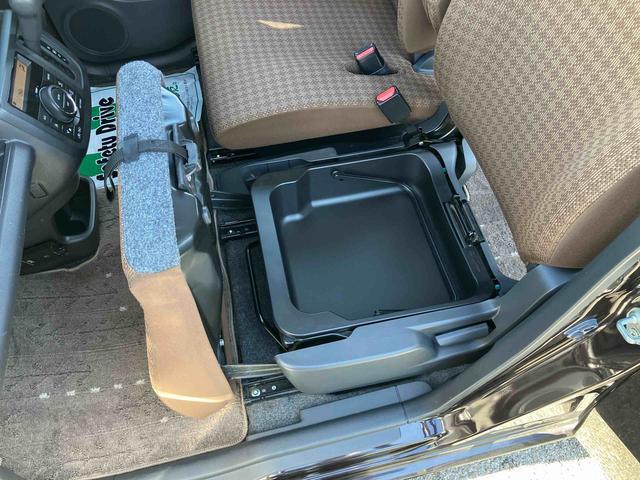 モコＸ　ＦＯＵＲ４ＷＤ　バックモニター付きＣＤチューナー　ＥＴＣ　運転席シートヒーター　プッシュボタンスターター　イモビライザー　照明付きバニディミラー　電動格納ドアミラー　プライバシーガラス（千葉県）の中古車