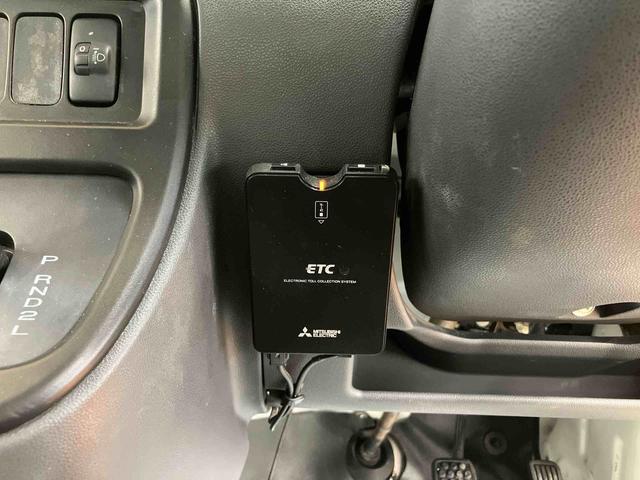 ハイゼットカーゴデッキバンＧバックカメラ連動フルセグナビゲーション　ブルートゥース対応　ＵＳＢ接続　ＥＴＣ　キーレスエントリー　シガーソケット　灰皿　手動式レベリングハロゲンヘッドライト　前席パワーウインドウ（千葉県）の中古車