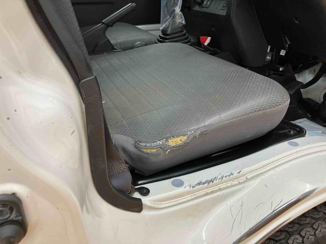 ハイゼットトラックスタンダード　農用スペシャルパートタイム４ＷＤ　スーパーデフロック　リヤ４枚リーフスプリング　大型荷台作業灯　ゲートプロテクター　ガードフレームプロテクター　荷台ゴムマット　　　助手席シートバックポケット（千葉県）の中古車