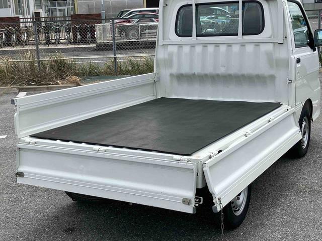 ハイゼットトラック農用スペシャル５速マニュアル　４ＷＤ　副変速機　荷台ライト　リヤ４枚リーフスプリング　スピーカー一体型ＡＭ／ＦＭラジオ　エアコン　パワステ（千葉県）の中古車