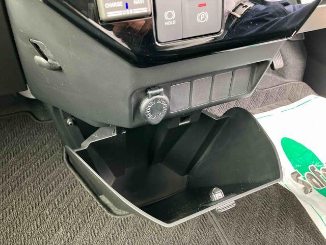 トールカスタムＧ９型ナビ／ＢＴ／ＤＴＶ／ＤＩＳＣ／バックカメラ／ステアリングスイッチ　ＥＴＣ　両側パワスラ　ＬＥＤヘッドライト＆フォグランプ　１４インチアルミ　電動駐車ブレーキ　コーナーセンサー　衝突被害軽減ブレーキ（千葉県）の中古車