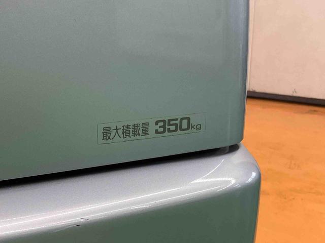 ミニキャブバンＣＬワンセグナビゲーション　ＥＴＣ　キーレスエントリー　シガーソケット　灰皿　荷室作業灯　手動式レベリング機能付きハロゲンヘッドランプ　前席パワーウインドウ　　前席カーペットマット　　ロングバイザー（千葉県）の中古車