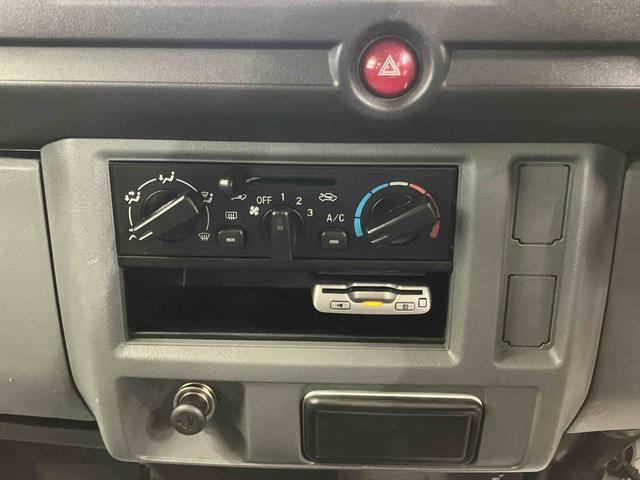 ミニキャブバンＣＬワンセグナビゲーション　ＥＴＣ　キーレスエントリー　シガーソケット　灰皿　荷室作業灯　手動式レベリング機能付きハロゲンヘッドランプ　前席パワーウインドウ　　前席カーペットマット　　ロングバイザー（千葉県）の中古車