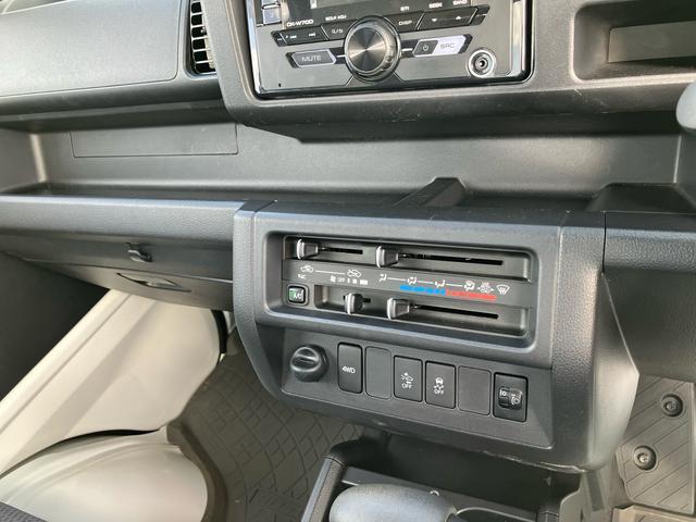 ハイゼットトラックエクストラＳＡIIIｔ　４ＷＤ４ＷＤ　４速ＡＴ　ＣＤチューナー　ＬＥＤヘッド＆フォグランプ　リヤ４枚リーフスプリング　荷台灯　　テールゲートチェーン　フロントメッキガーニッシュ　パワーウインドウ　キーレス　衝突被害軽減ブレーキ（千葉県）の中古車