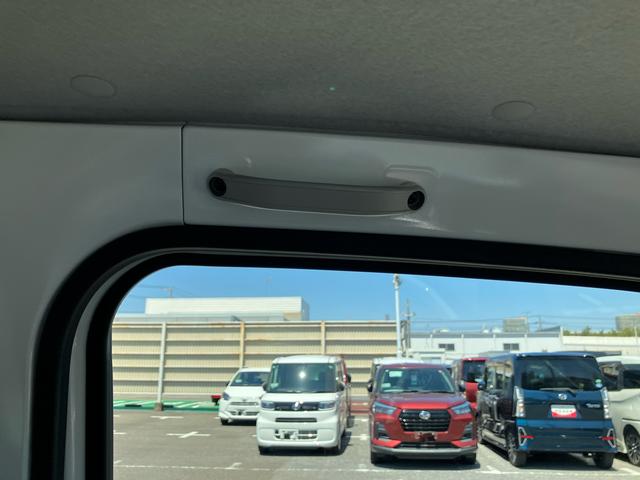 ハイゼットトラックエクストラオートライト　ＬＥＤフォグランプ　格納式テールゲートチェーン　プッシュエンジンスタート　キーフリーシステム　大型ＬＥＤ荷台作業灯　前後コーナーセンサー　電動格納式ドアミラー　パワーウインドウ（千葉県）の中古車