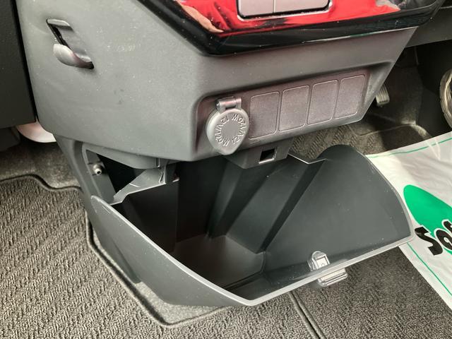 トールカスタムＧ　ターボバックカメラ（アップグレードパック）　アダプティブクルコン　両側電動スライドドア　ＬＥＤヘッドライト＆フォグランプ　電動駐車ブレーキ　１５インチアルミホイール　コーナーセンサー　衝突被害軽減ブレーキ（千葉県）の中古車