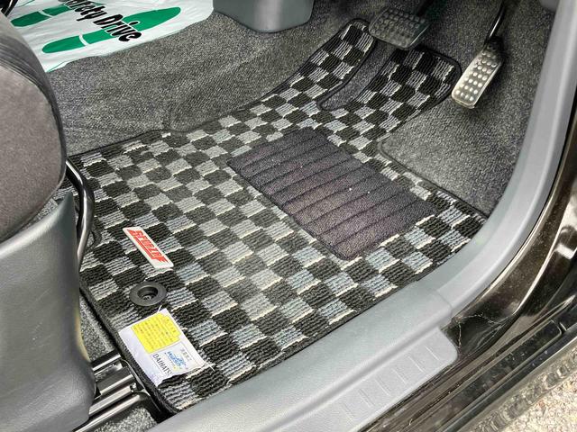 タントカスタムＲＳＡｓ−Ｉｓ車　ターボ車　４ＷＤ　ディスチャージドヘッドランプ　フォグランプ　トップシェードガラス　革巻きステアリング　イルミネーション付オーバーヘッドコンソール　セキュリティーアラーム（千葉県）の中古車