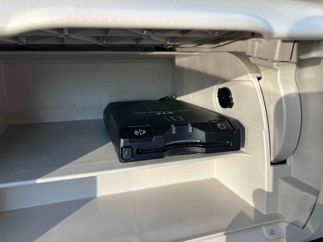 ミラココアココアＸスペシャルコーデナビ／ＴＶ／ＣＤ／ＵＳＢ／バックカメラ　ＥＴＣ　専用シート表皮　クリアテールランプ　キーフリーシステム　電動格納ドアミラー　オートエアコン　アイドリングストップ（千葉県）の中古車