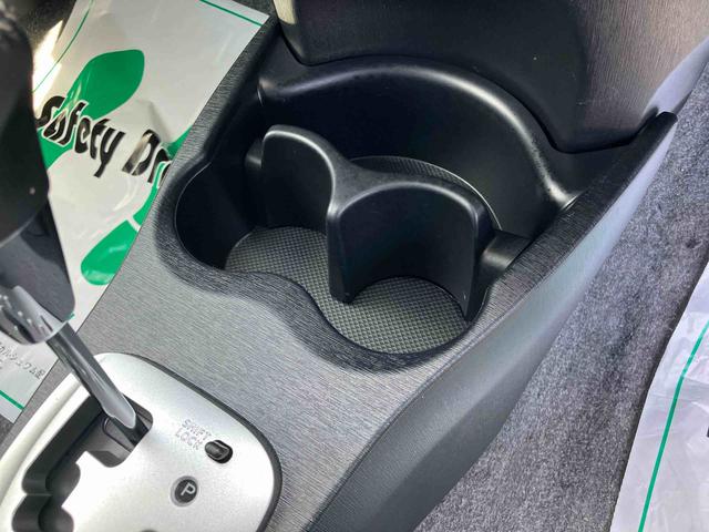ヴィッツＵワンセグナビ　ブルートゥース対応　ＡＵＸ接続　オートライト　プッシュエンジンスタート　キーフリーシステム　運転席シートヒーター　チルトステアリング　運転席シートリフター　バニティーミラー付サンバイザー（千葉県）の中古車