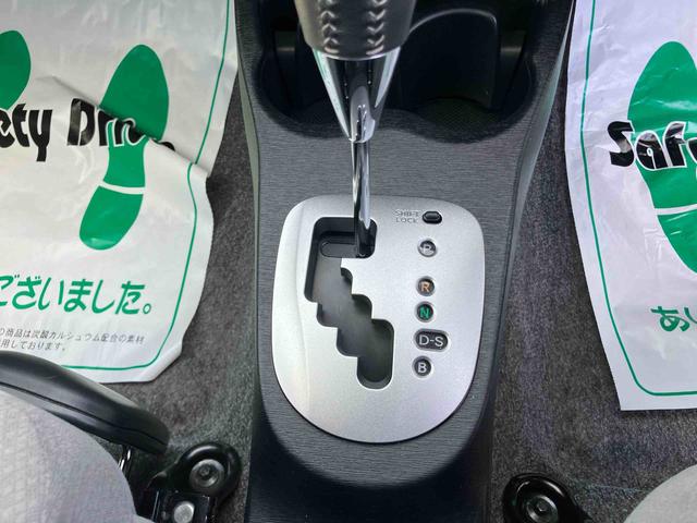 ヴィッツＵワンセグナビ　ブルートゥース対応　ＡＵＸ接続　オートライト　プッシュエンジンスタート　キーフリーシステム　運転席シートヒーター　チルトステアリング　運転席シートリフター　バニティーミラー付サンバイザー（千葉県）の中古車
