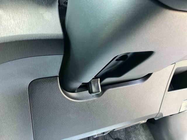 ヴィッツＵワンセグナビ　ブルートゥース対応　ＡＵＸ接続　オートライト　プッシュエンジンスタート　キーフリーシステム　運転席シートヒーター　チルトステアリング　運転席シートリフター　バニティーミラー付サンバイザー（千葉県）の中古車