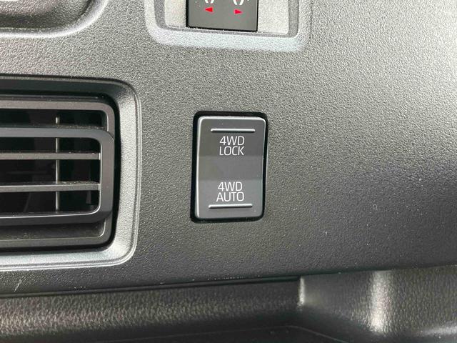 ハイゼットカーゴクルーズ　４ＷＤ電子制御４ＷＤ　ナビ／ＢＴ／ＴＶ／ＤＩＳＣ　ＥＴＣ　ＬＥＤヘッド＆フォグランプ　左右分割可倒式リヤシート　プッシュボタンスタート　電格ドアミラー　荷室ＬＥＤ灯　イージークローザー　衝突被害軽減ブレーキ（千葉県）の中古車