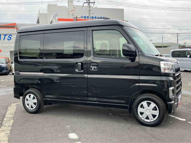 ハイゼットカーゴクルーズ　４ＷＤ電子制御４ＷＤ　ナビ／ＢＴ／ＴＶ／ＤＩＳＣ　ＥＴＣ　ＬＥＤヘッド＆フォグランプ　左右分割可倒式リヤシート　プッシュボタンスタート　電格ドアミラー　荷室ＬＥＤ灯　イージークローザー　衝突被害軽減ブレーキ（千葉県）の中古車