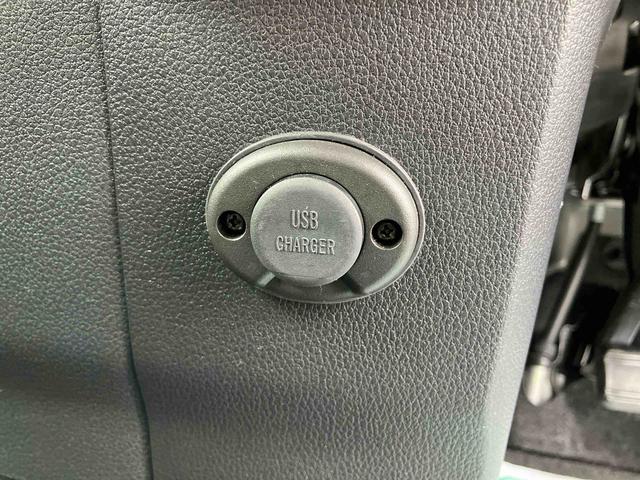 ハイゼットカーゴクルーズ　４ＷＤ電子制御４ＷＤ　ナビ／ＢＴ／ＴＶ／ＤＩＳＣ　ＥＴＣ　ＬＥＤヘッド＆フォグランプ　左右分割可倒式リヤシート　プッシュボタンスタート　電格ドアミラー　荷室ＬＥＤ灯　イージークローザー　衝突被害軽減ブレーキ（千葉県）の中古車