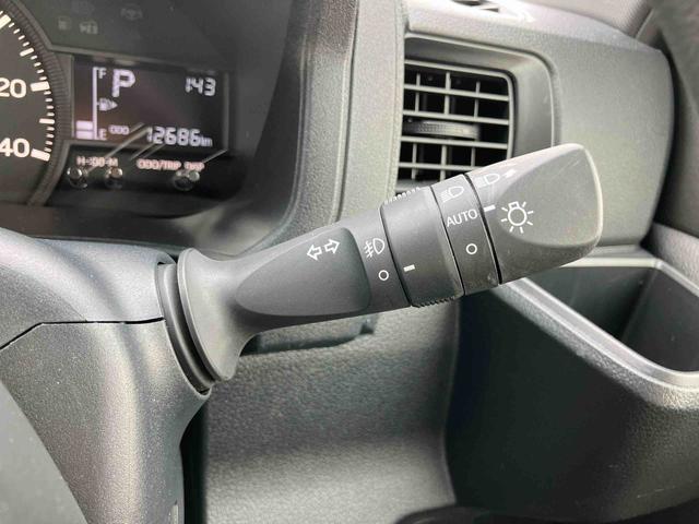 ハイゼットカーゴクルーズ　４ＷＤ電子制御４ＷＤ　ナビ／ＢＴ／ＴＶ／ＤＩＳＣ　ＥＴＣ　ＬＥＤヘッド＆フォグランプ　左右分割可倒式リヤシート　プッシュボタンスタート　電格ドアミラー　荷室ＬＥＤ灯　イージークローザー　衝突被害軽減ブレーキ（千葉県）の中古車