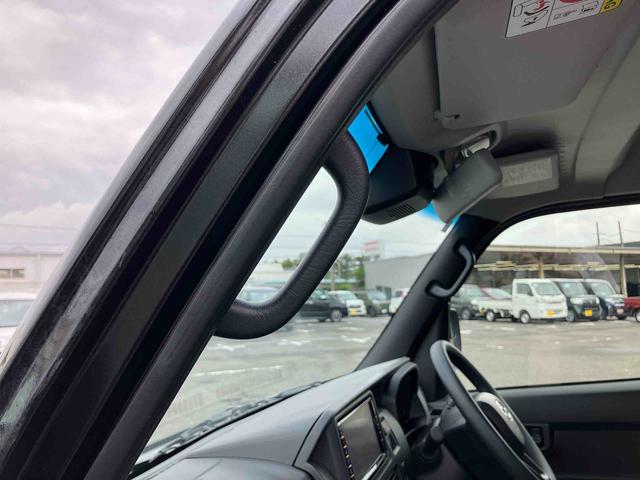 ハイゼットカーゴクルーズ　４ＷＤ電子制御４ＷＤ　ナビ／ＢＴ／ＴＶ／ＤＩＳＣ　ＥＴＣ　ＬＥＤヘッド＆フォグランプ　左右分割可倒式リヤシート　プッシュボタンスタート　電格ドアミラー　荷室ＬＥＤ灯　イージークローザー　衝突被害軽減ブレーキ（千葉県）の中古車