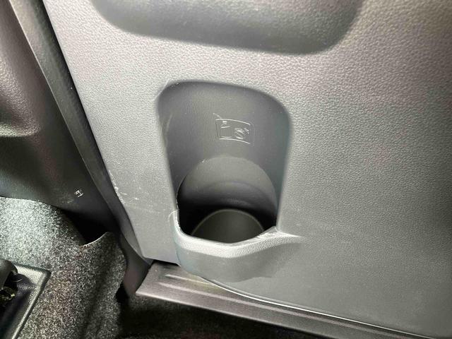 ハイゼットカーゴクルーズ　４ＷＤ電子制御４ＷＤ　ナビ／ＢＴ／ＴＶ／ＤＩＳＣ　ＥＴＣ　ＬＥＤヘッド＆フォグランプ　左右分割可倒式リヤシート　プッシュボタンスタート　電格ドアミラー　荷室ＬＥＤ灯　イージークローザー　衝突被害軽減ブレーキ（千葉県）の中古車