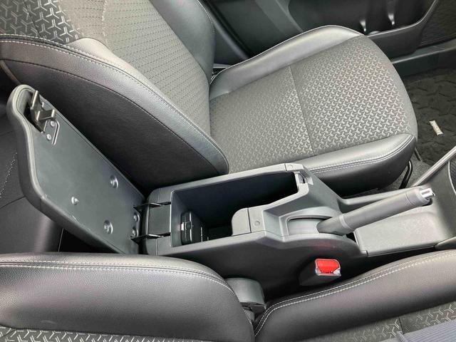 ロッキープレミアム９型ナビ／ＢＴ／ＤＴＶ／ＤＩＳＣ／バックカメラ／ステアリングスイッチ　前後ドラレコ　ＥＴＣ　クルコン　ＬＥＤヘッド＆フォグランプ　１７インチアルミ　シートヒーター　ＢＳＭ　衝突被害軽減ブレーキ（千葉県）の中古車