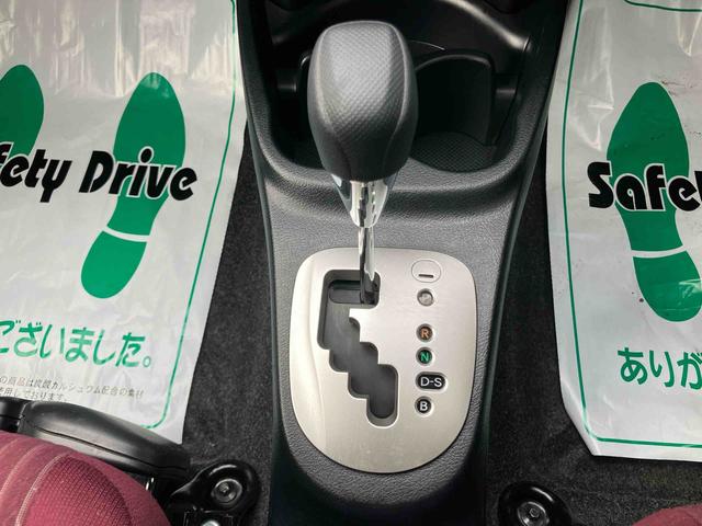 ヴィッツジュエラバックカメラ連動ワンセグナビゲーション　ブルートゥース対応　ＡＵＸ接続　ビルトインＥＴＣ　コーナーセンサー　インテリアイルミネーション　プッシュエンジンスタート　キーフリーシステム　オートライト（千葉県）の中古車