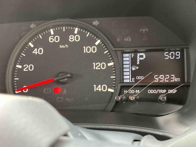 ハイゼットカーゴデラックス衝突被害軽減ブレーキ　コーナーセンサー　オートライト　プライバシーガラス　フロントパワーウィンドウ　オーバーヘッドシェルフ　スピーカー一体型ＡＭ・ＦＭラジオ　キーレスエントリー　アイドリングストップ（千葉県）の中古車