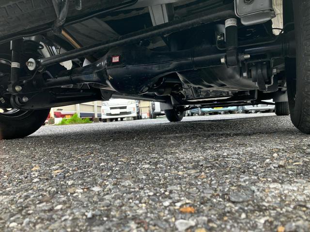 ハイゼットカーゴデラックス衝突被害軽減ブレーキ　コーナーセンサー　オートライト　プライバシーガラス　フロントパワーウィンドウ　オーバーヘッドシェルフ　スピーカー一体型ＡＭ・ＦＭラジオ　キーレスエントリー　アイドリングストップ（千葉県）の中古車