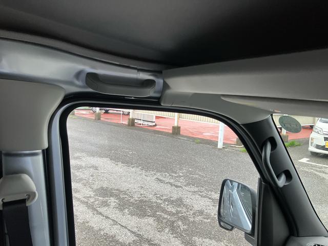 ハイゼットカーゴデラックス衝突被害軽減ブレーキ　コーナーセンサー　オートライト　プライバシーガラス　フロントパワーウィンドウ　オーバーヘッドシェルフ　スピーカー一体型ＡＭ・ＦＭラジオ　キーレスエントリー　アイドリングストップ（千葉県）の中古車
