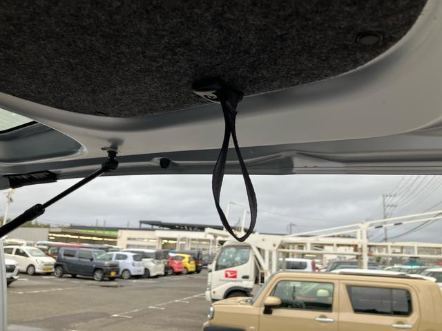 ハイゼットカーゴデラックス衝突被害軽減ブレーキ　コーナーセンサー　オートライト　プライバシーガラス　フロントパワーウィンドウ　オーバーヘッドシェルフ　スピーカー一体型ＡＭ・ＦＭラジオ　キーレスエントリー　アイドリングストップ（千葉県）の中古車
